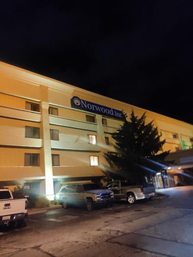 Norwood & Suites East Post Drive 2* Indianápolis
